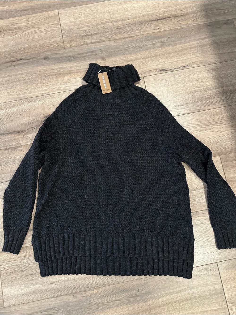 Patagonia women’s off country turtleneck XL Forge Grey NWT